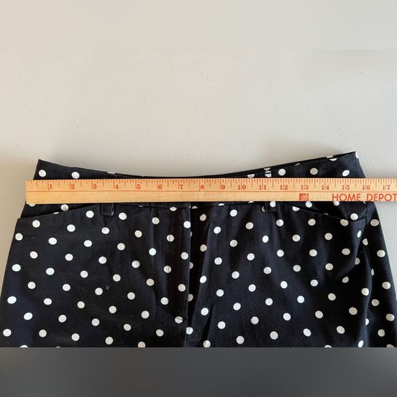 Jones New York Signature Black and White Polka Dot cropped pants. Size 8 - Picture 4 of 8